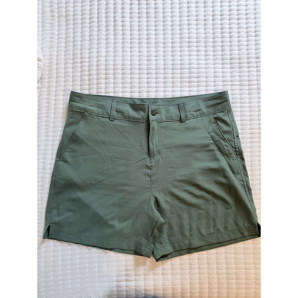 Magellan Green shorts Size L